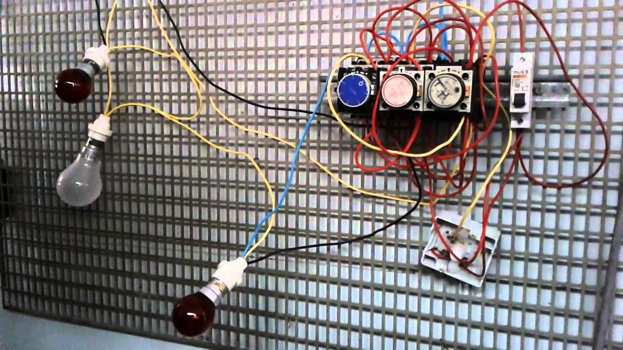 Feu tricolore schema electrique