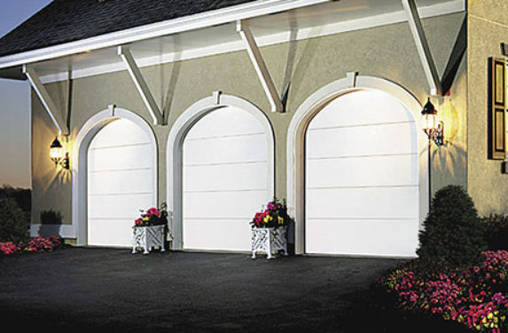 Porte de garage cintrée