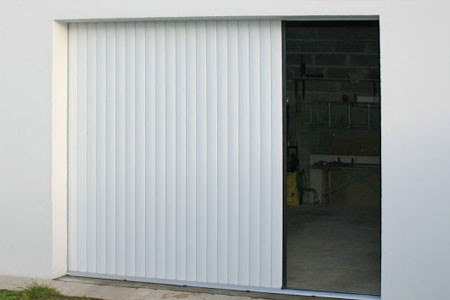 Porte de garage latéral