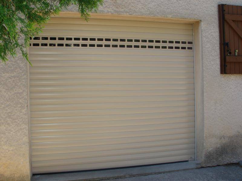 Porte de garage enroulable pose