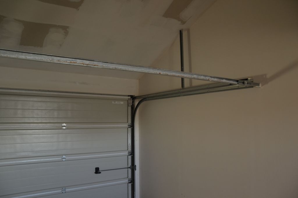 Fixation porte de garage hormann
