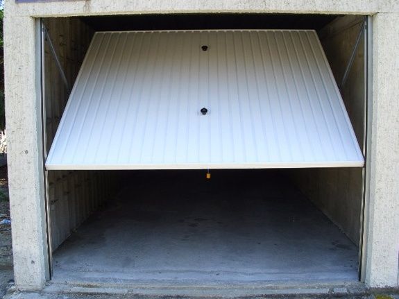 Porte de garage motorisée pas cher