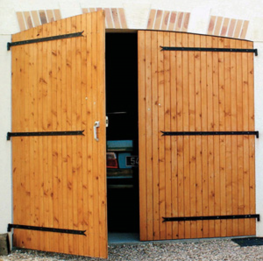 Charnière pour porte de garage en bois
