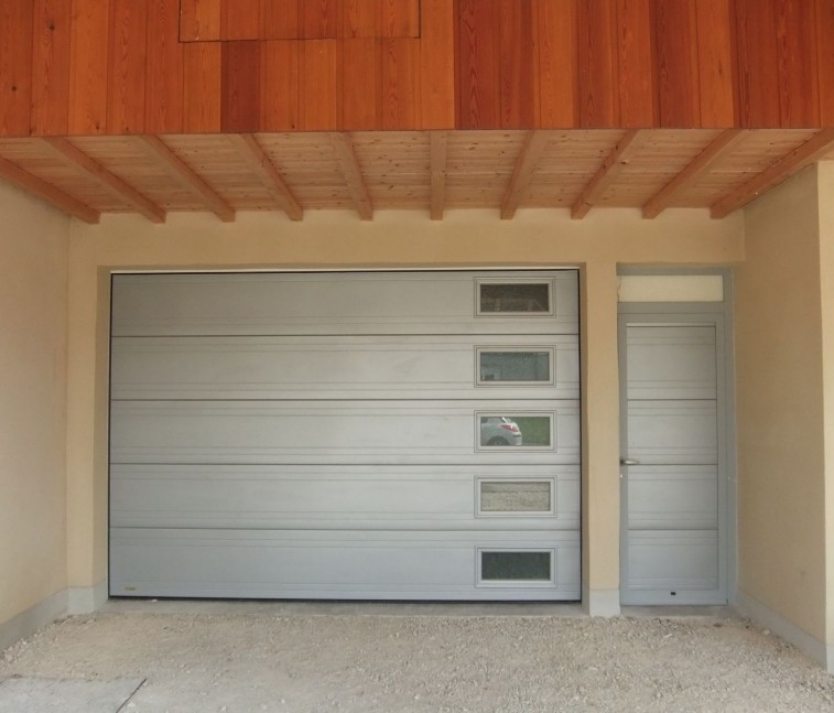 Porte de garage pontarlier