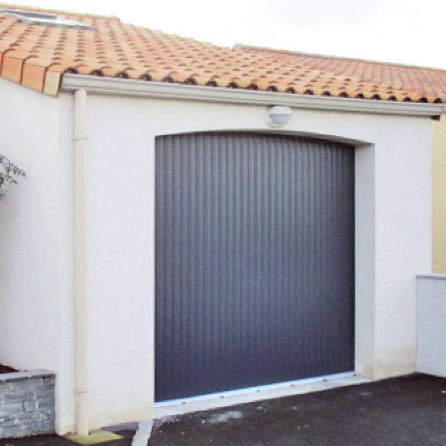 Porte de garage latérale isolée
