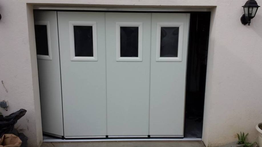 Porte de garage laterale coulissante de securité