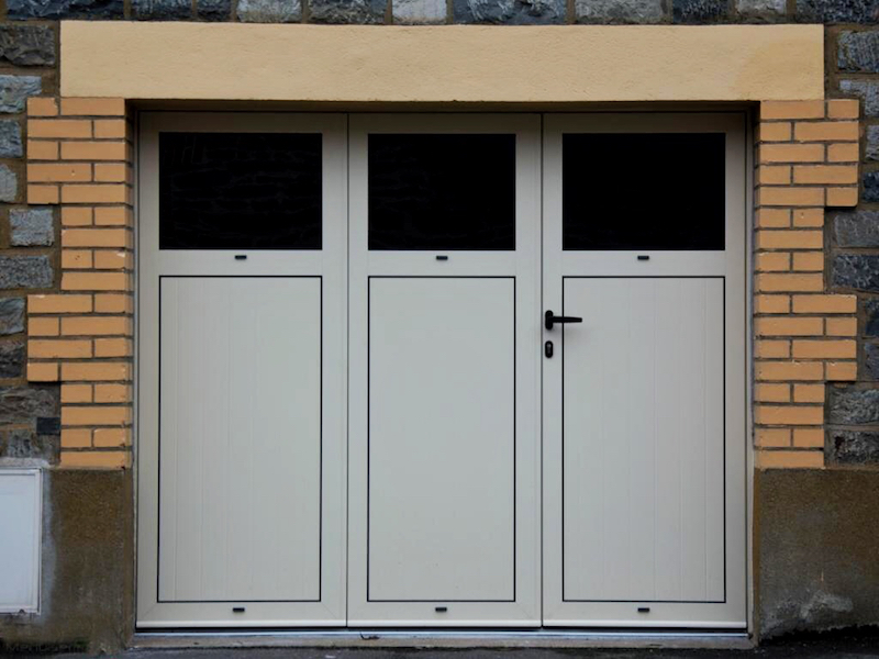 Porte de garage 4 vantaux pvc isolee