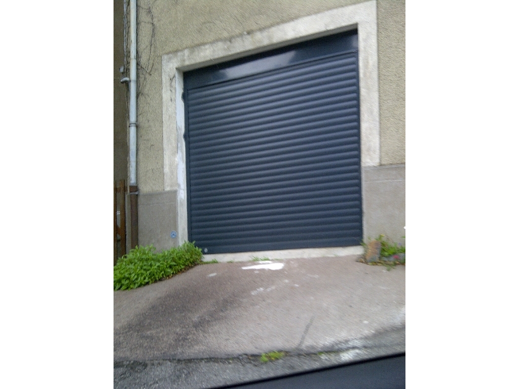Porte de garage enroulable alu motorisée