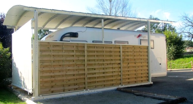 Grande porte de garage pour camping car