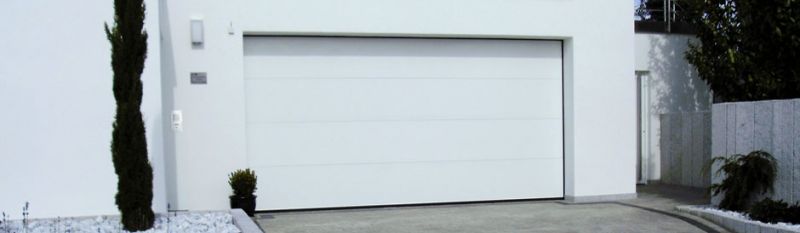 Porte de garage en aluminium