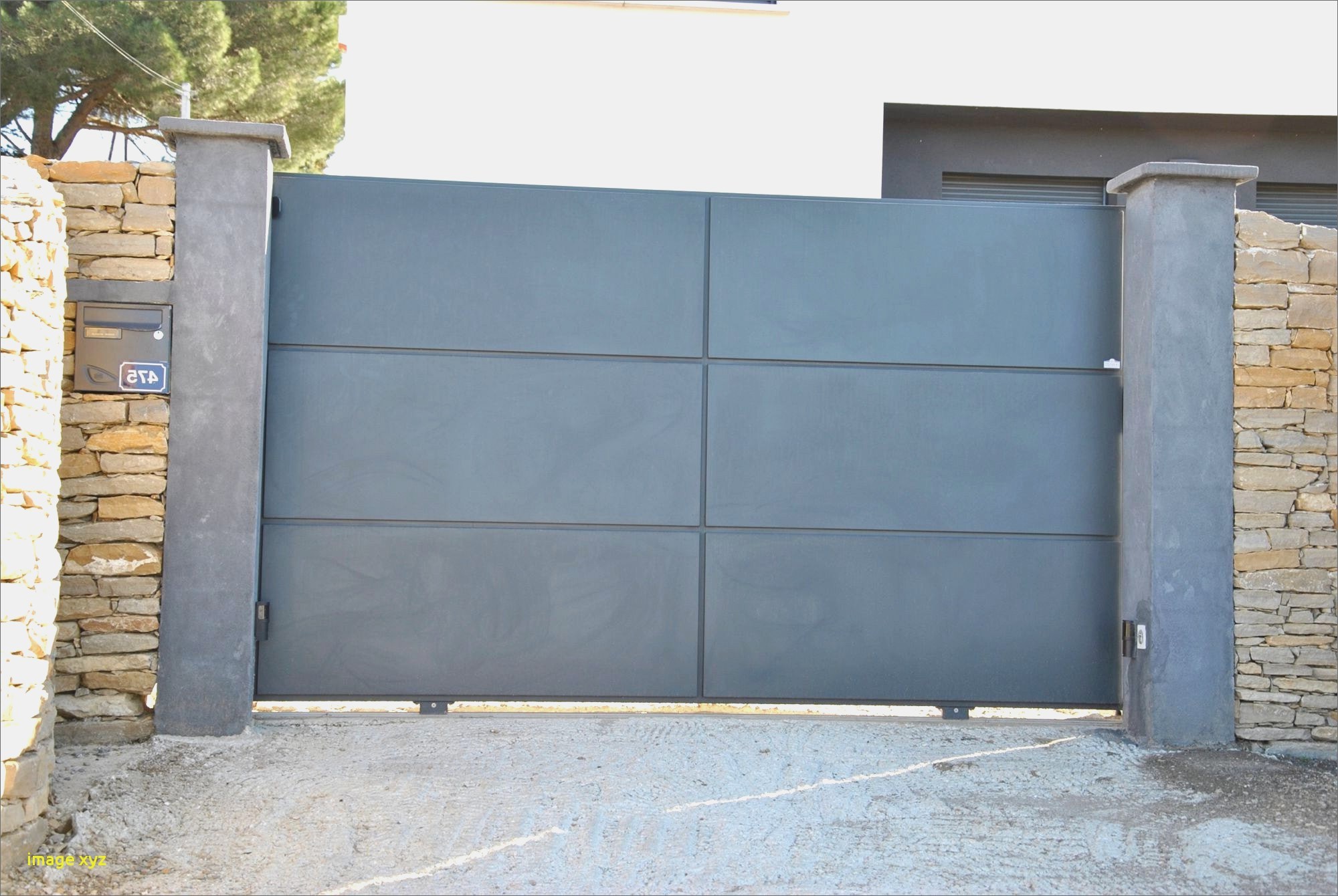 Porte de garage sectionnelle ou enroulable