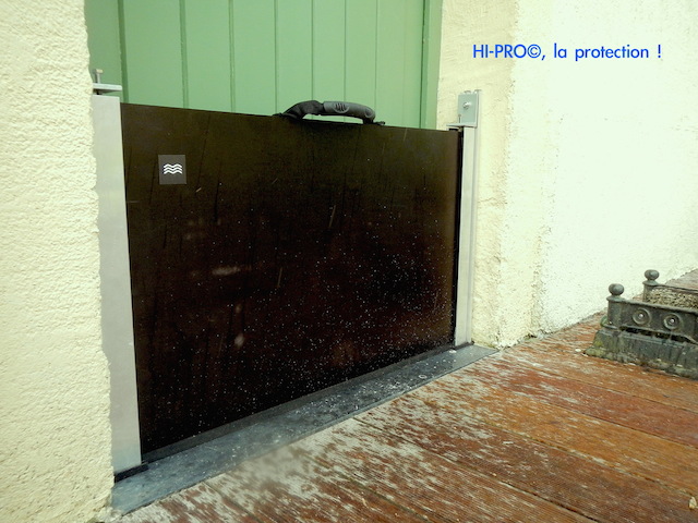 Barriere anti inondation pour porte de garage