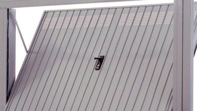 Comment consolider une porte de garage