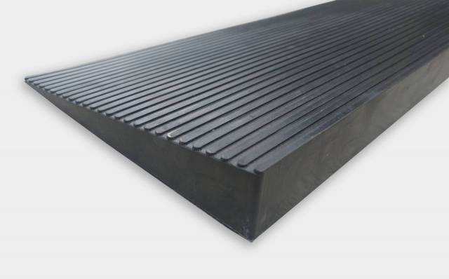 Rampe de seuil de porte de garage
