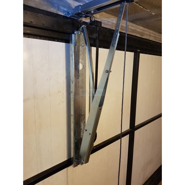 Motorisation porte de garage basculante a contrepoids