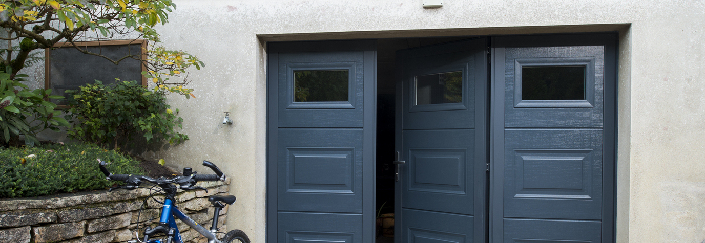 Porte de garage coulissante securisee