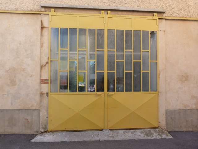 Porte de garage ancien