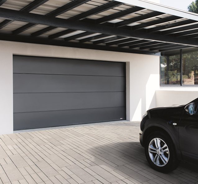 Porte de garage enfoncée