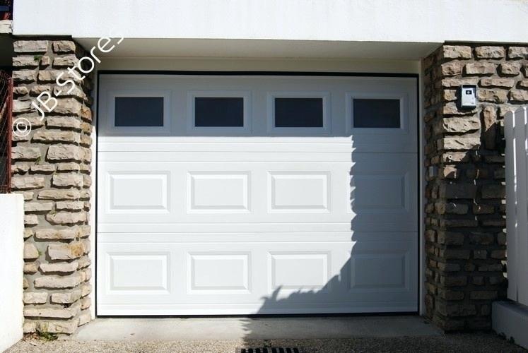 Porte de garage sectionnelle dans le nord