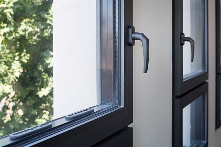 Porte de garage sectionnelle avec chatière