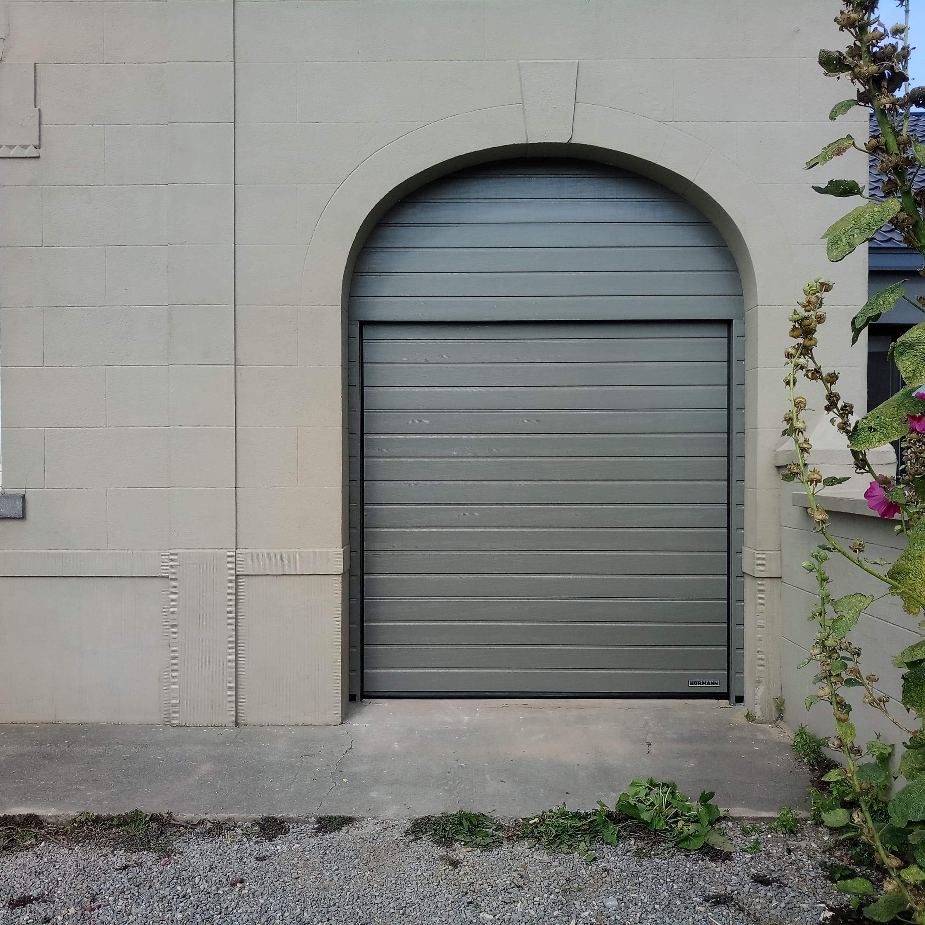 Video porte de garage sectionnelle