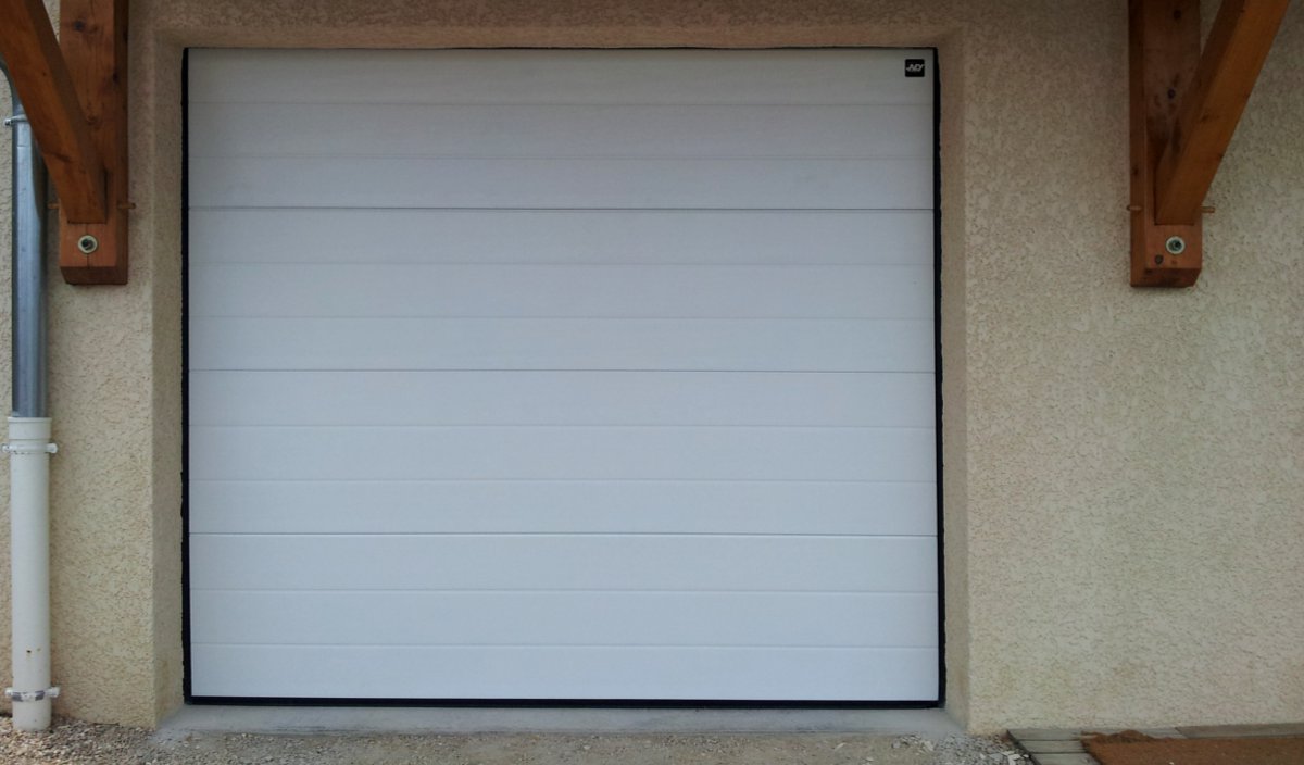 Porte de garage sectionnelle isolee 40mm