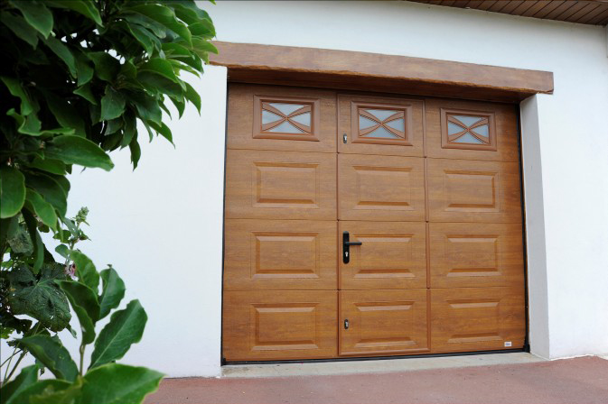 Porte de garage castellane