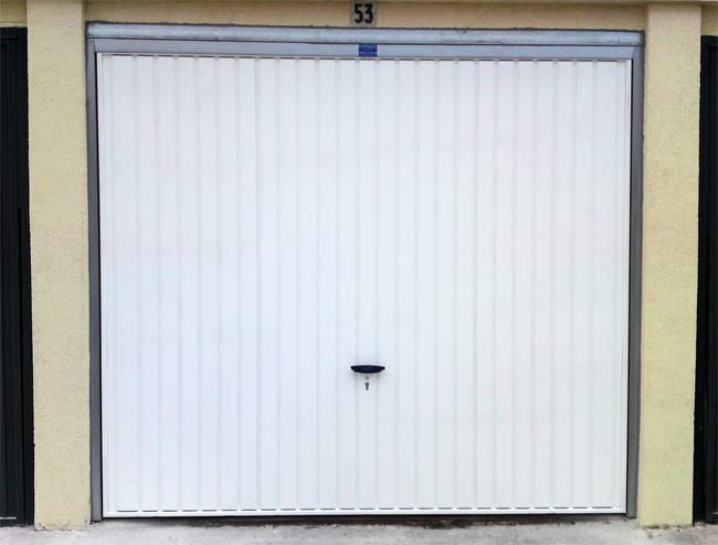 Porte de garage coulissante motorisée novoferm