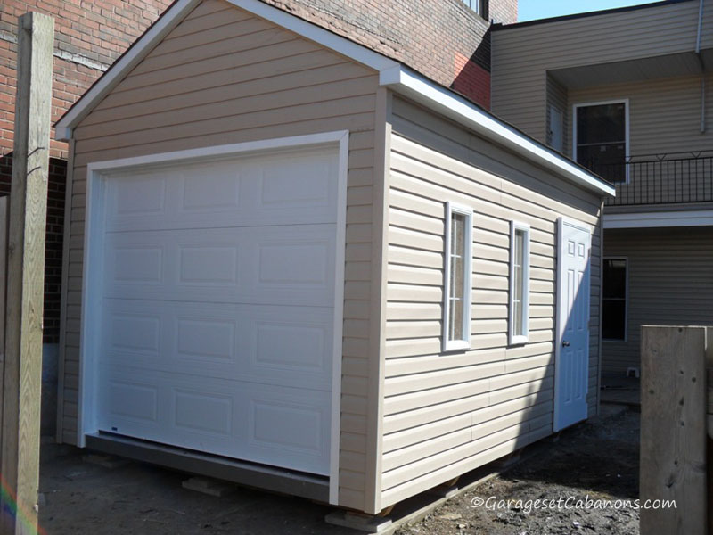 Cabanon avec porte de garage
