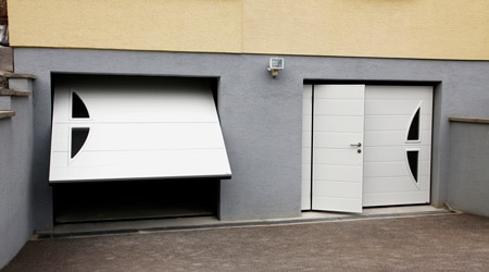 Petite porte de garage