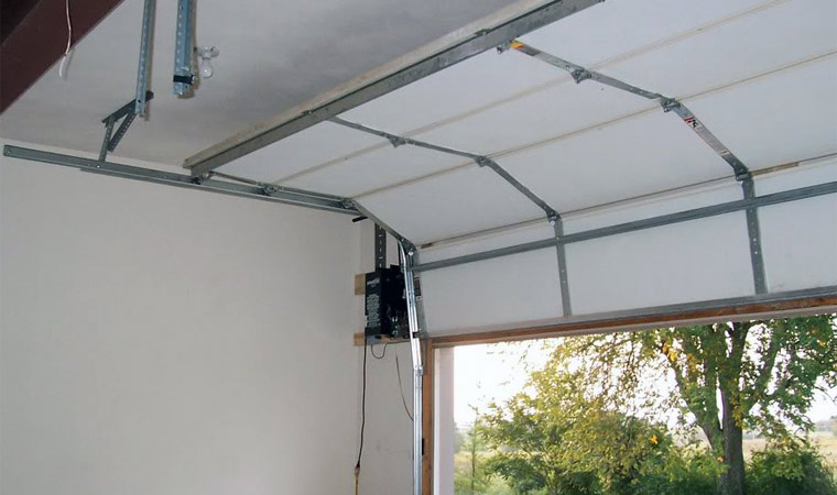 Faire installer une porte de garage