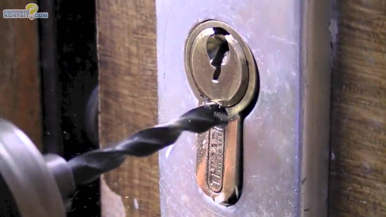 Serrure porte de garage basculante bloquée