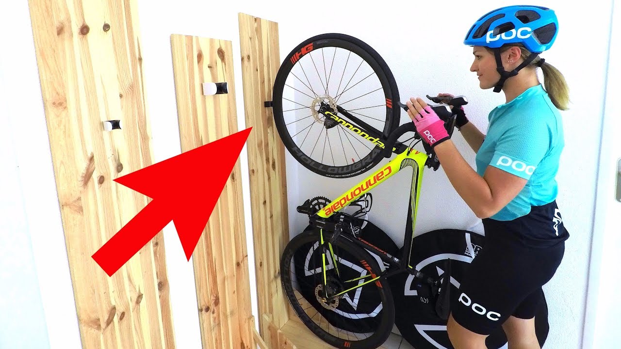 Porte velo de garage