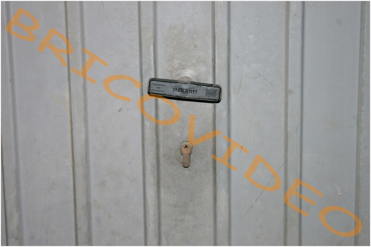 Remplacement barillet porte de garage