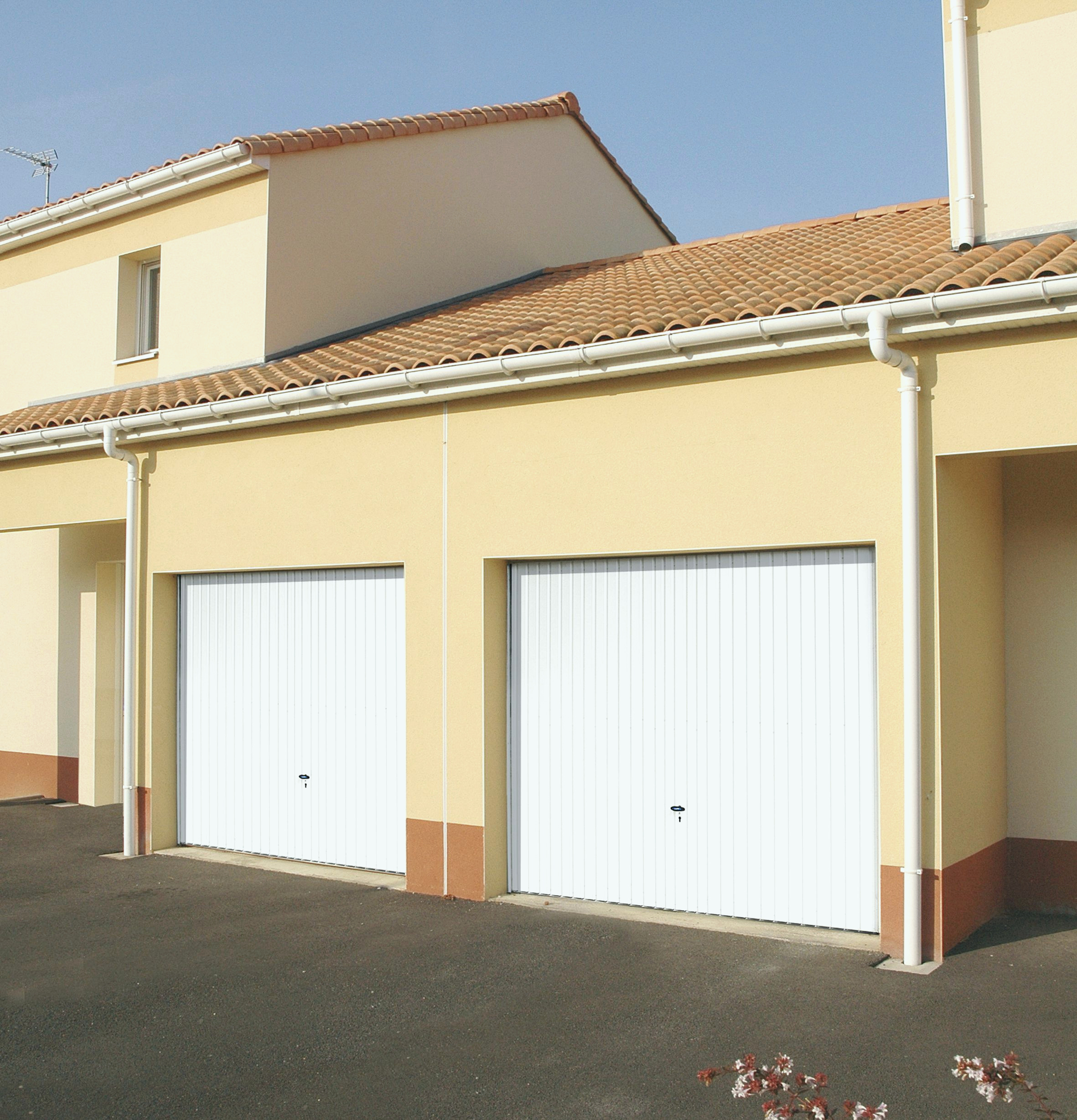 Porte de garage sectionnelle montana