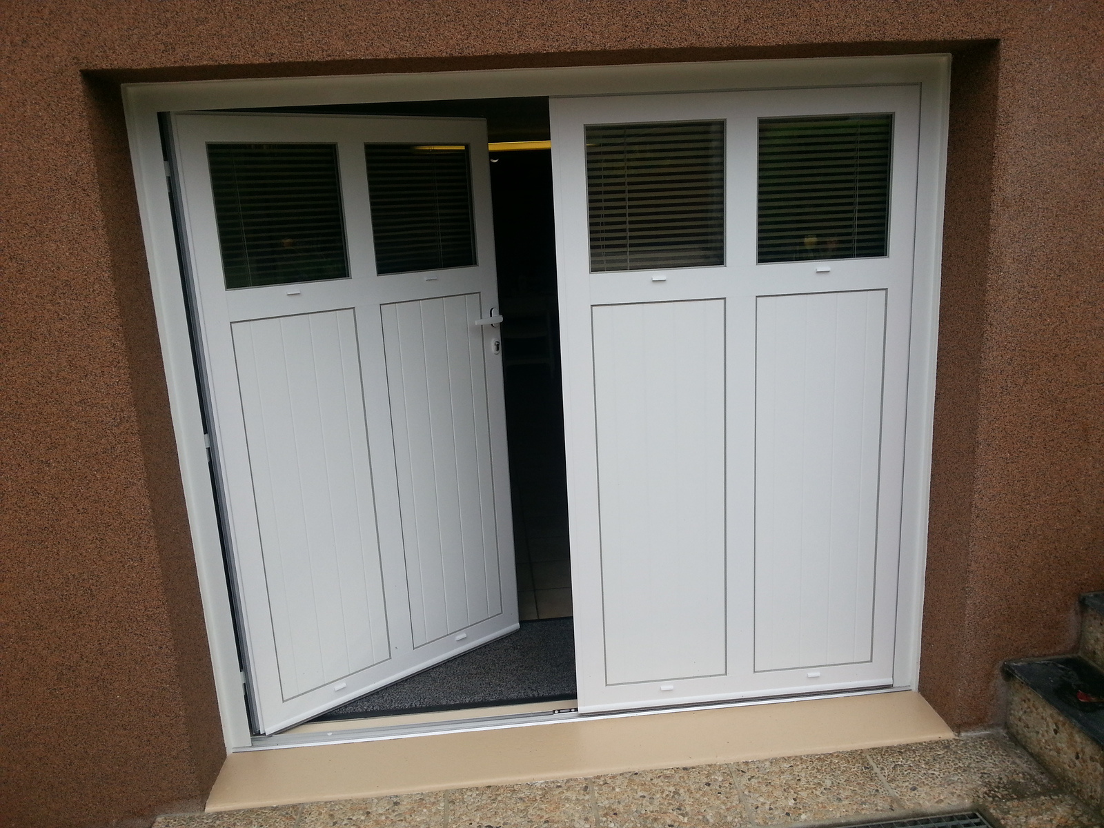 Porte de garage pvc 2 vantaux