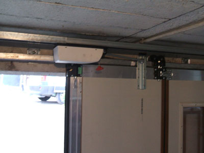 Motorisation de porte de garage coulissante