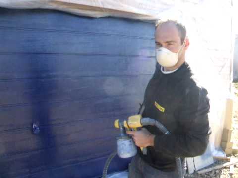 Repeindre porte de garage en bois