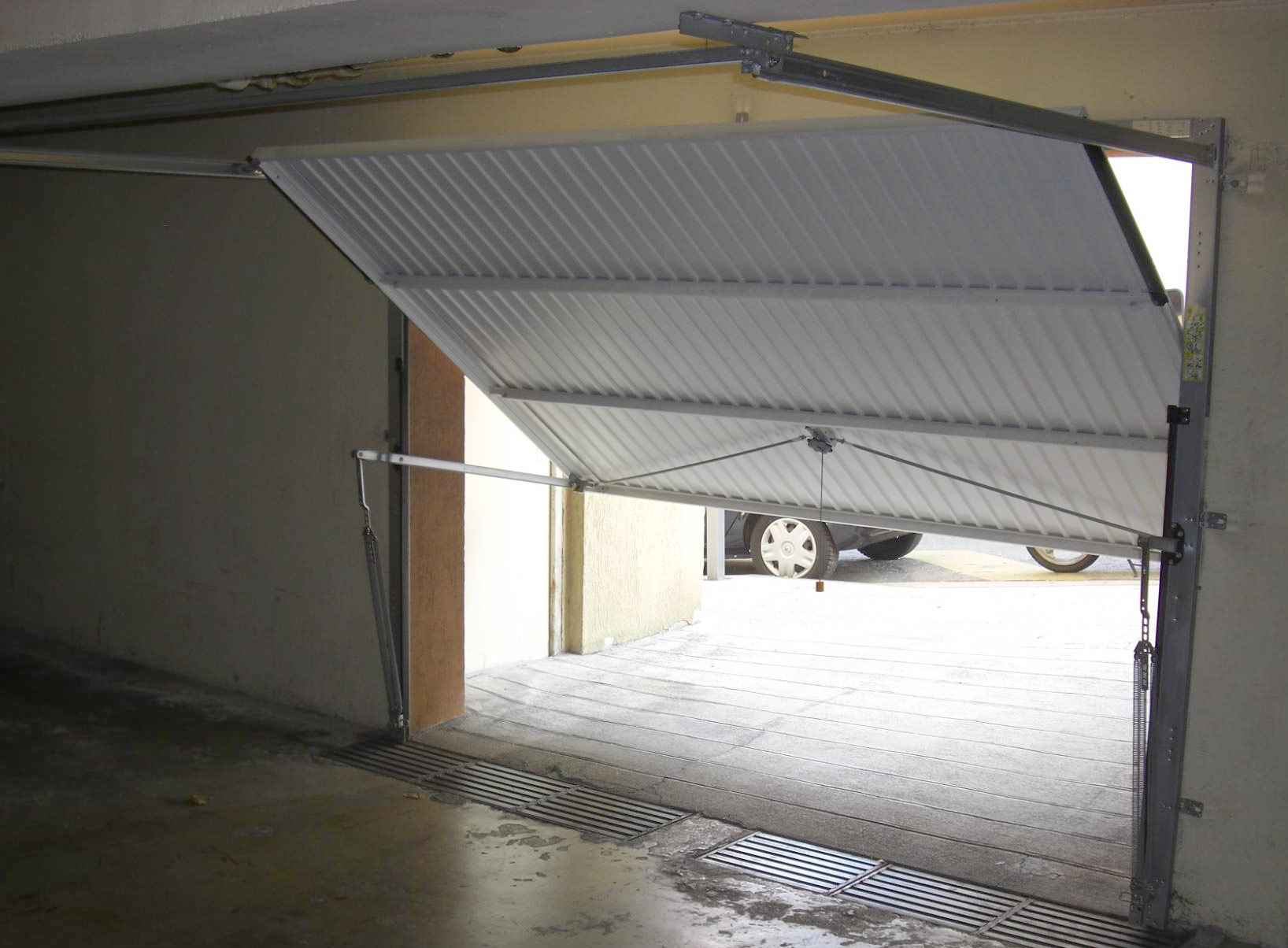 Porte de garage basculante débordante hormann