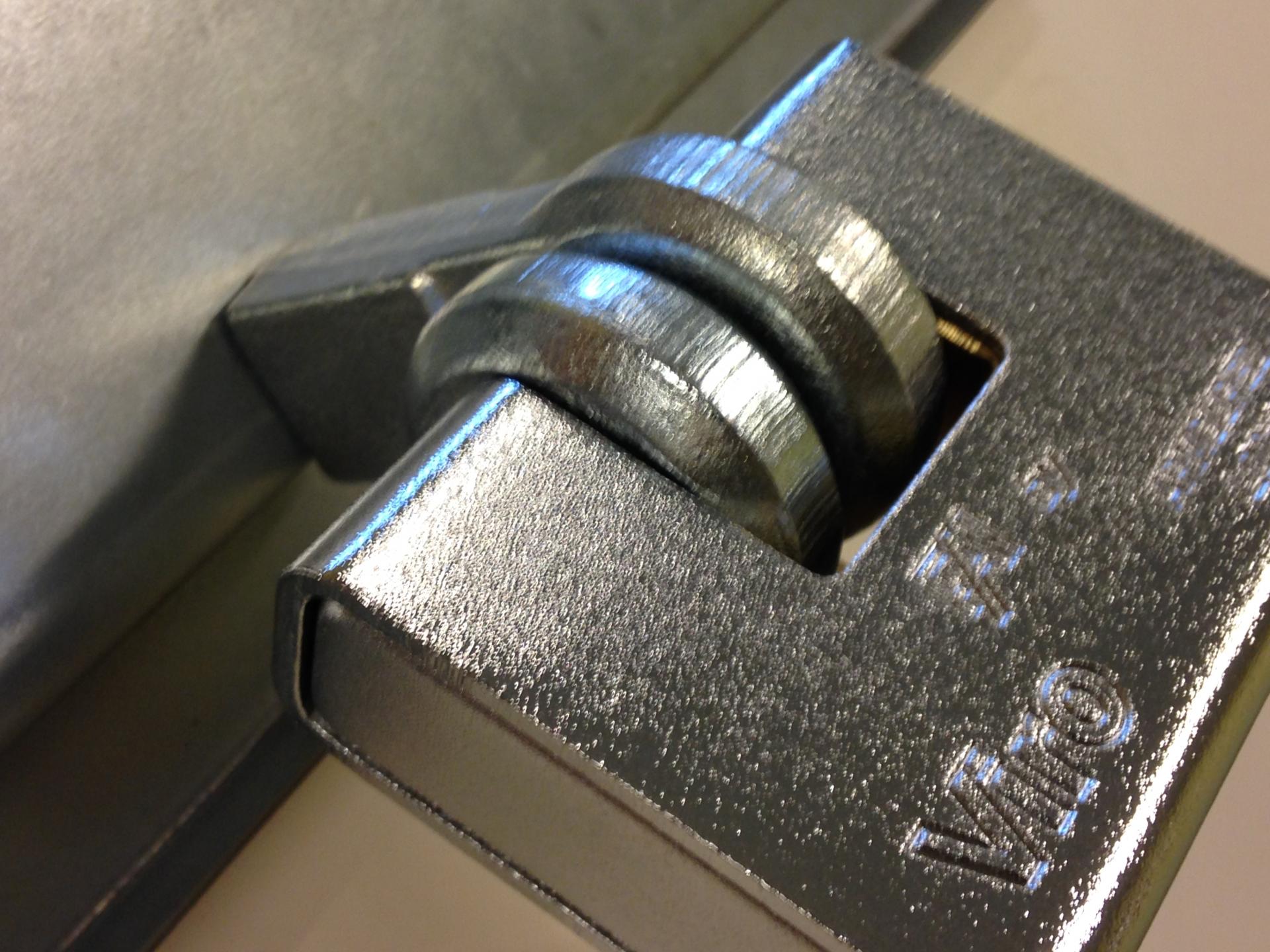 Cadenas au sol pour porte de garage
