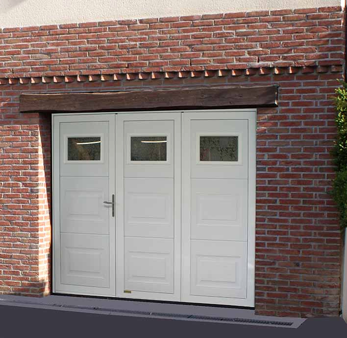 Porte de garage trois battants