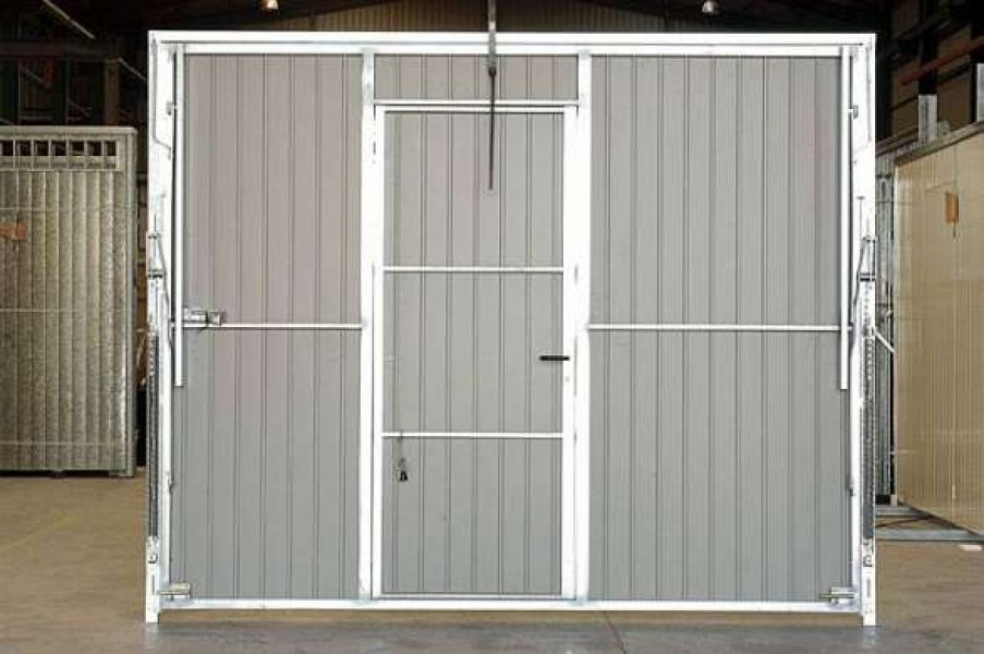 Porte de garage basculante debordante sur mesure