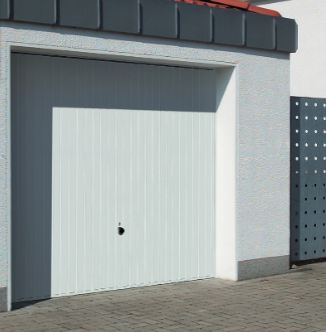 Petite porte de garage basculante