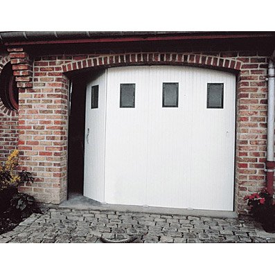 Porte de garage pvc coulissante avec lucarne