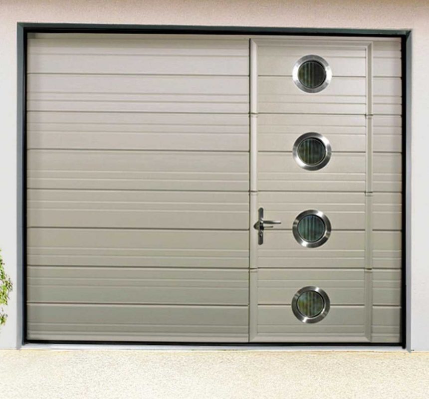 Porte de garage isolee