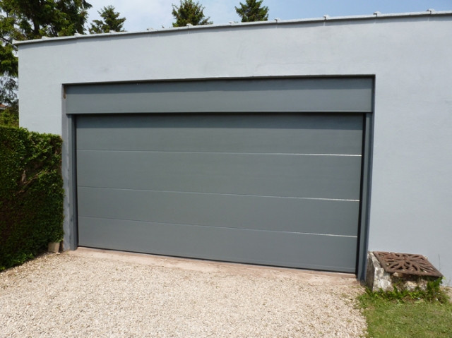 Porte de garage sectionnelle automatisée