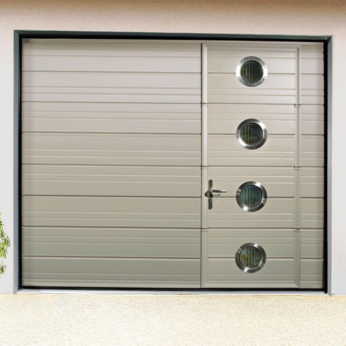 Porte de garage coulissante pvc avec portillon