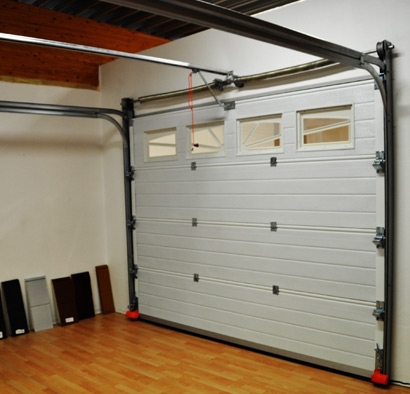 Comment monter une porte de garage motorisée