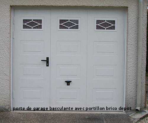 Porte de garage basculante avec porte de service