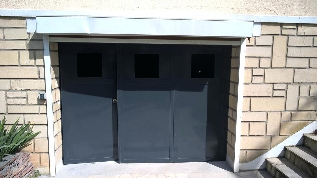 Porte de garage à 3 vantaux